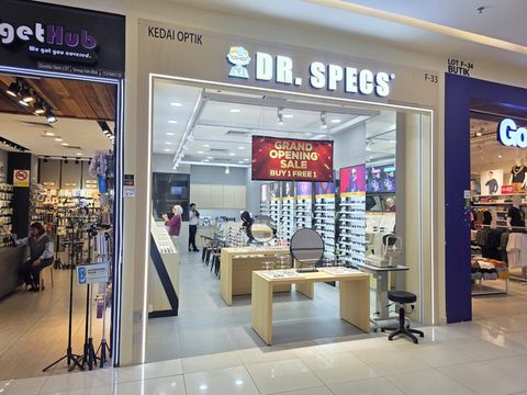Dr. Specs storefront