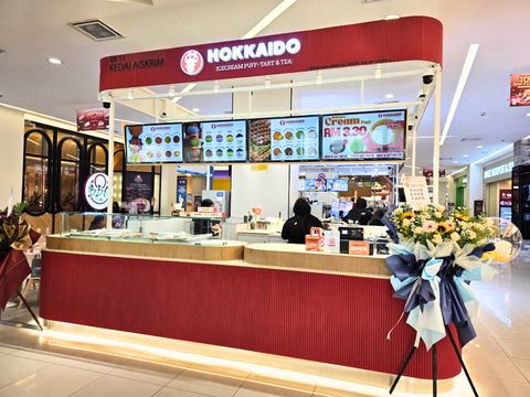 Hokkaido IceCream Puff storefront