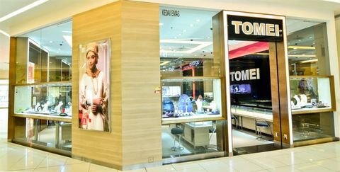 Tomei storefront