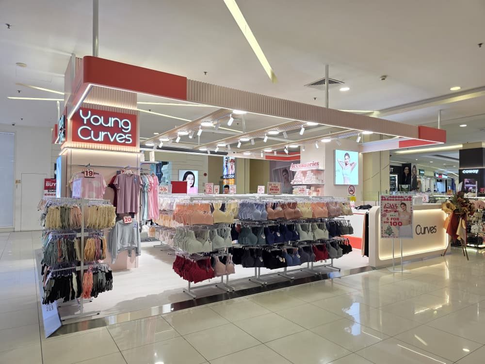Young Curves storefront at KIPMall Setapak
